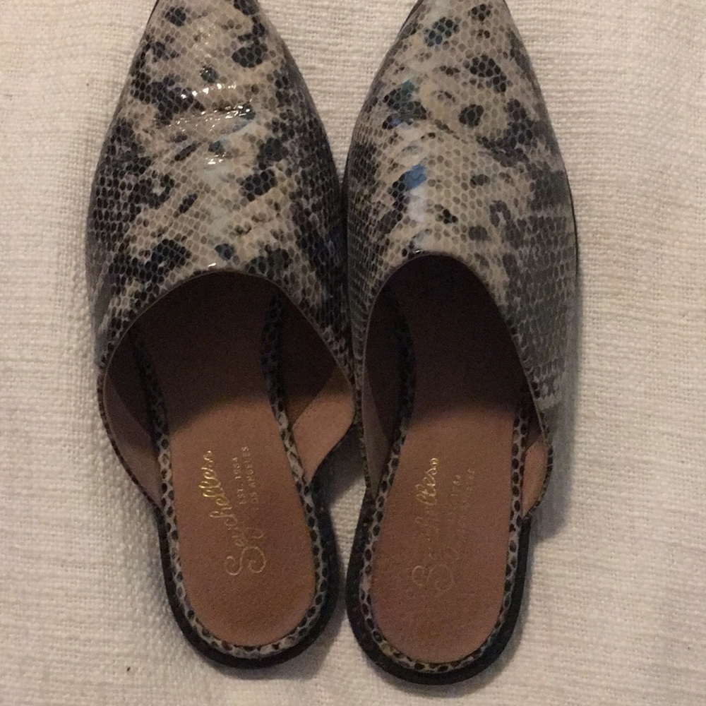 Seychelles Pointed Toe Flats - Picture 3 of 5